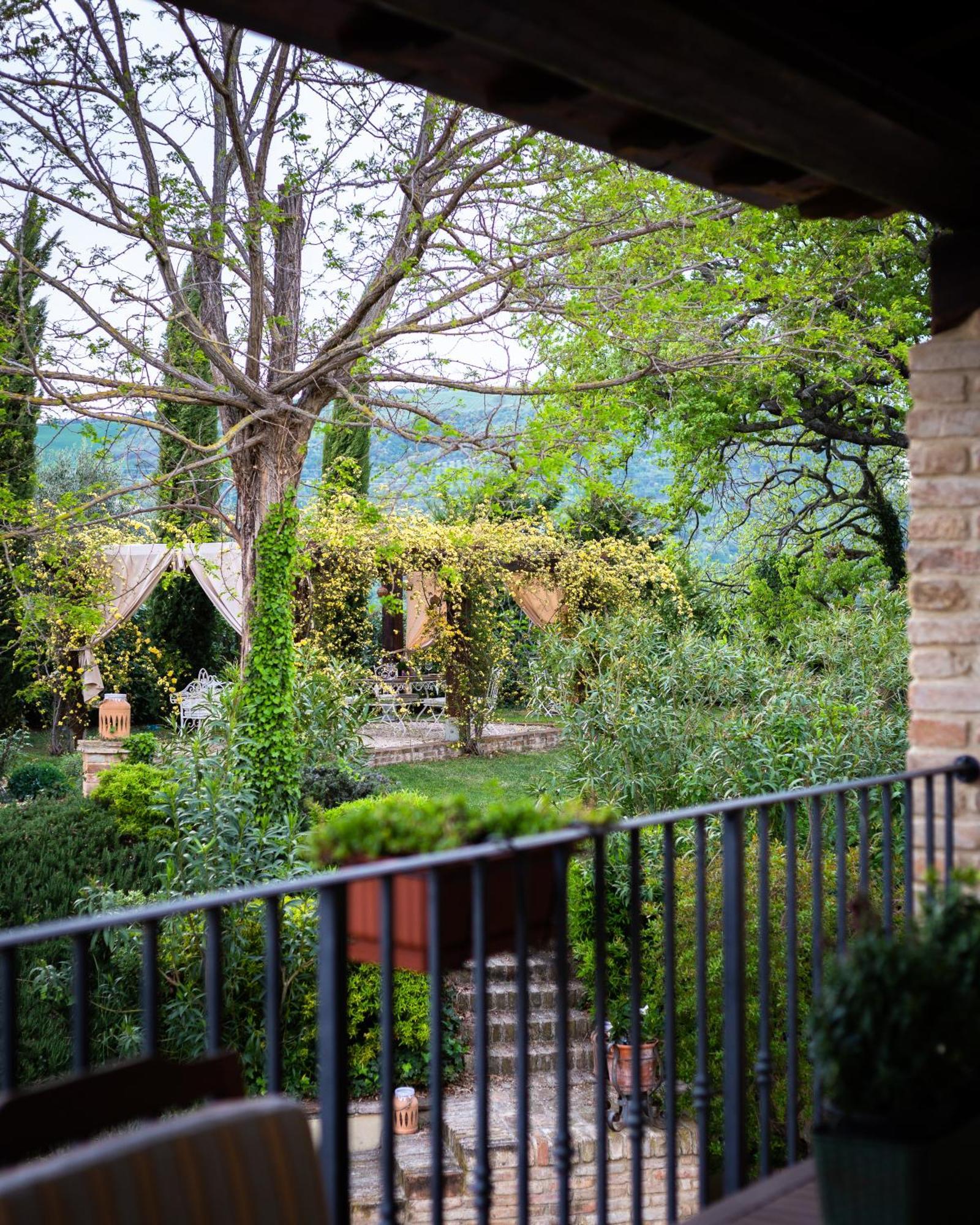 Ca' Le Cerque, Villa Surrounded By The Marche Nature ฟอสซอมโบรเน ภายนอก รูปภาพ