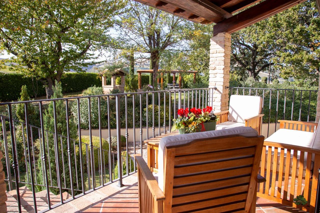 Ca' Le Cerque, Villa Surrounded By The Marche Nature ฟอสซอมโบรเน ภายนอก รูปภาพ
