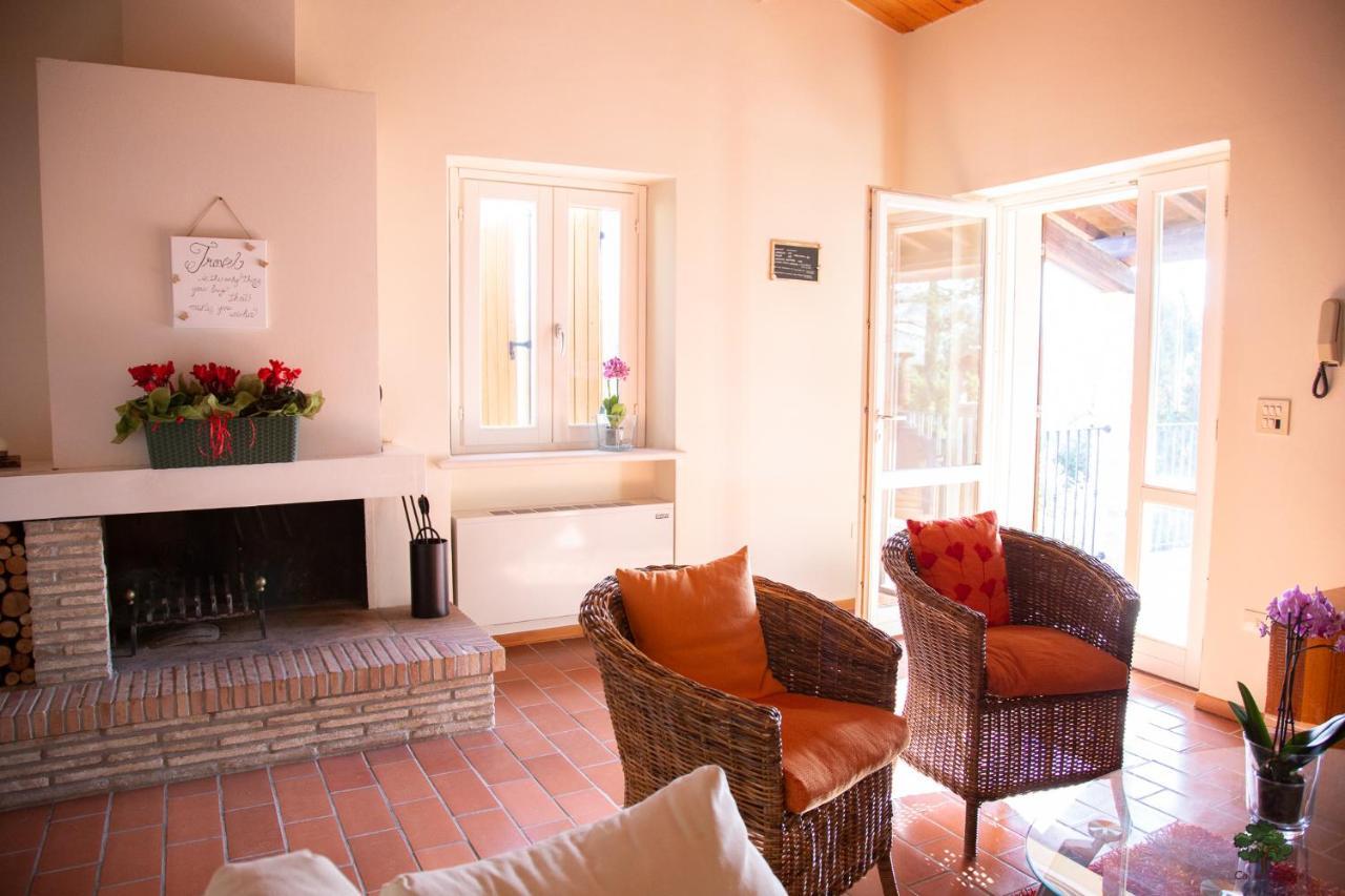 Ca' Le Cerque, Villa Surrounded By The Marche Nature ฟอสซอมโบรเน ภายนอก รูปภาพ